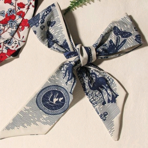 Scarf Tie (Blue) - Picture 1 of 5